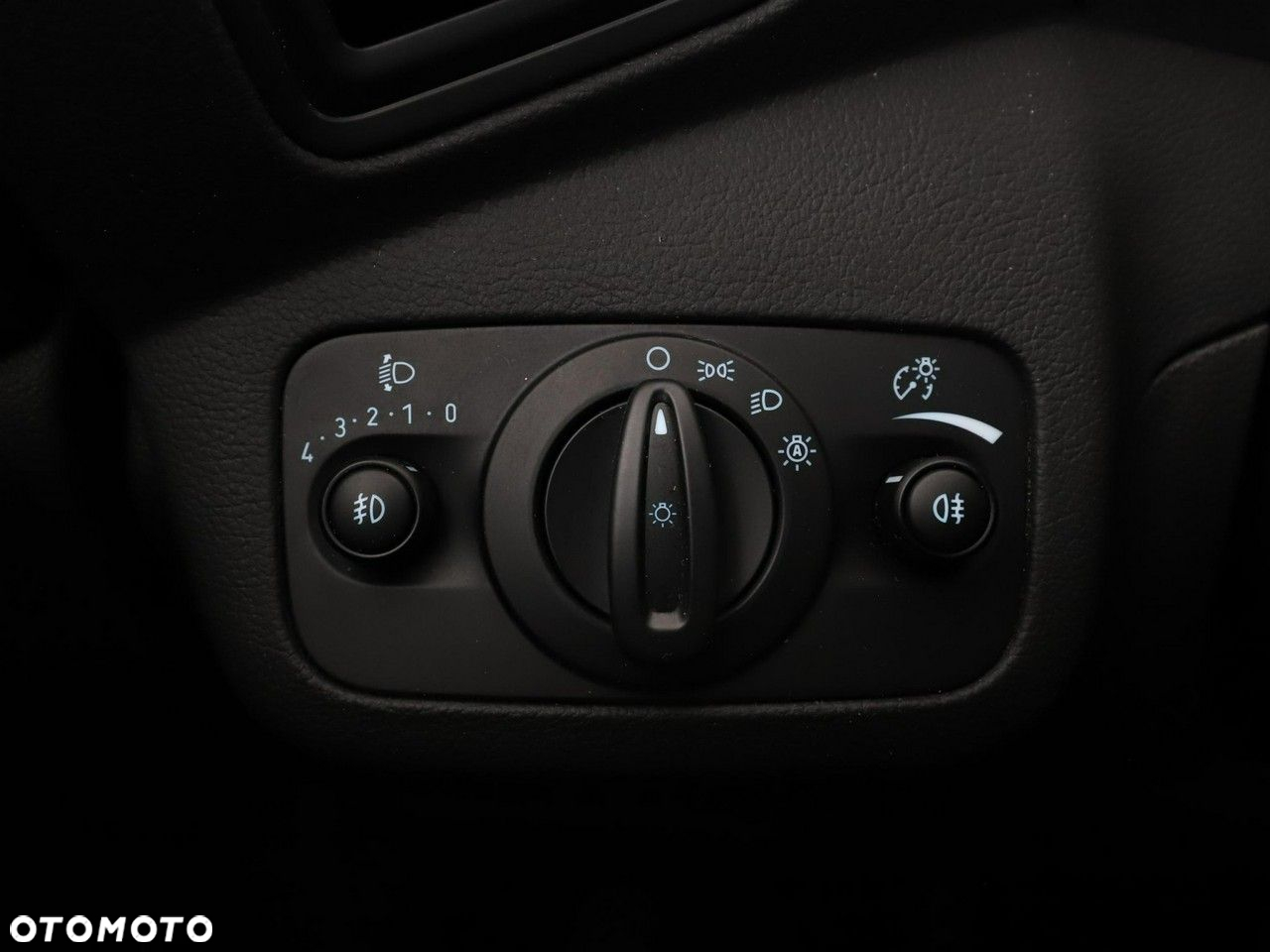Ford Kuga 1.5 EcoBoost 2x4 Cool & Connect - 29