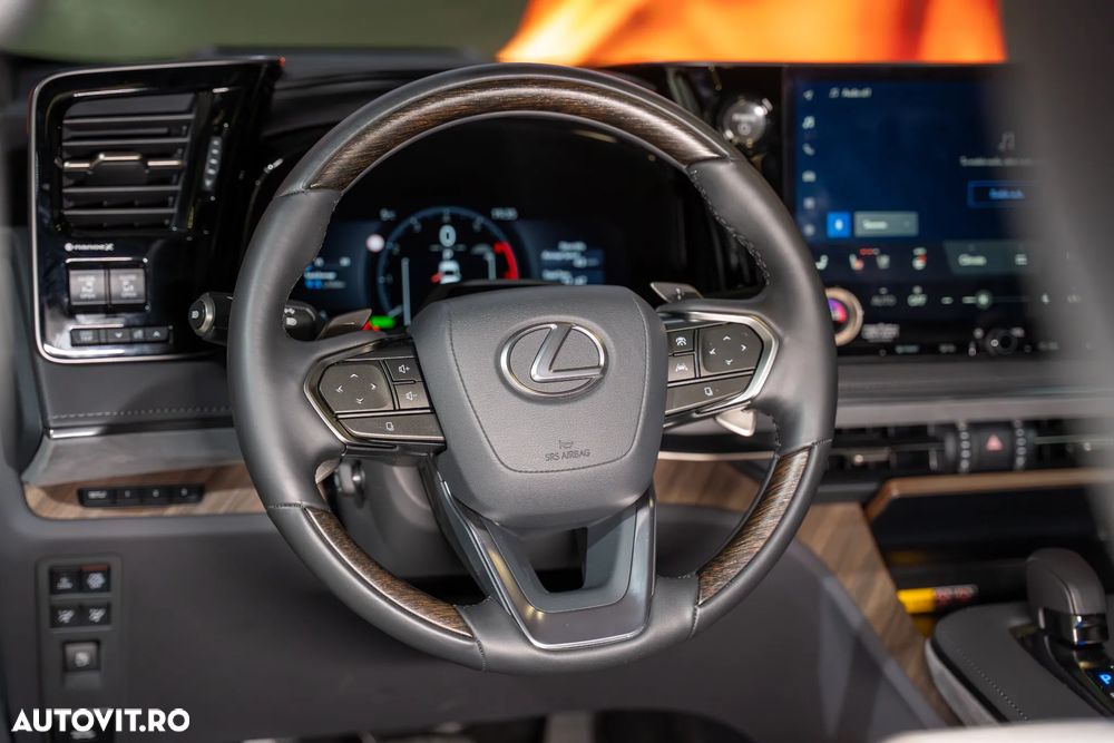 Lexus LM 350h Luxury - 29