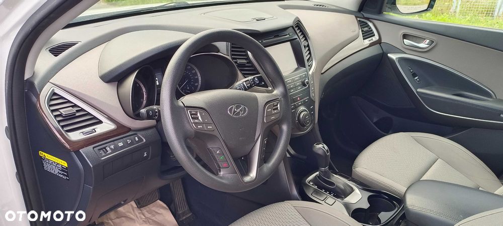 Hyundai Grand Santa Fe - 6