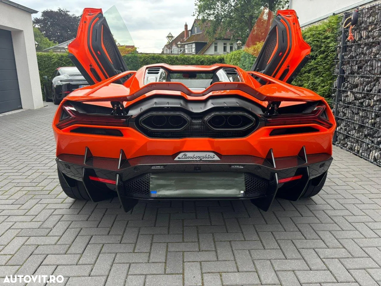 Lamborghini Revuelto - 11