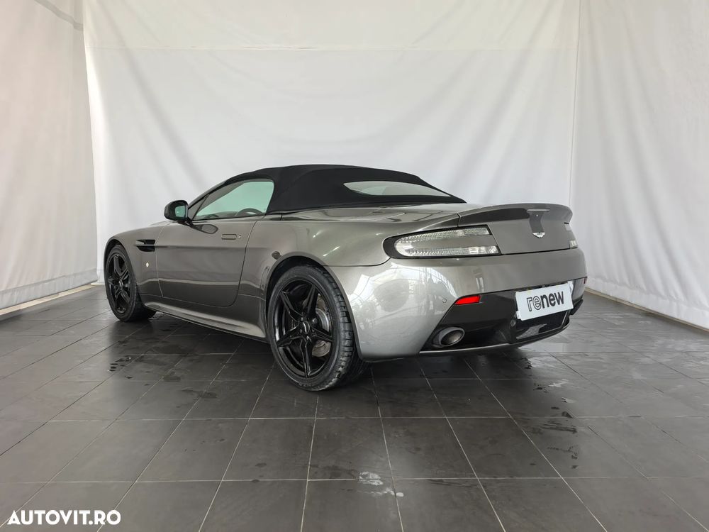 Aston Martin V8 Vantage S - 2