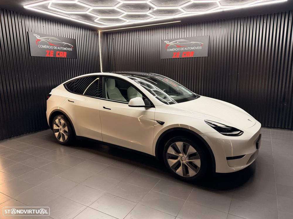 Tesla Model Y RWD - 2