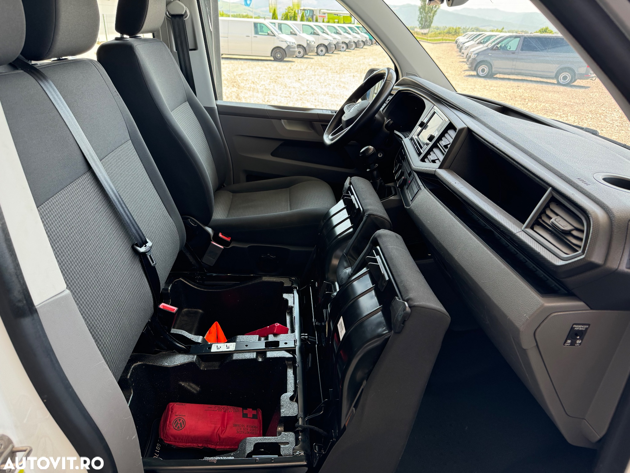 Volkswagen Transporter Kombi T6.1 2.0 TDI 81 kW KR - 31