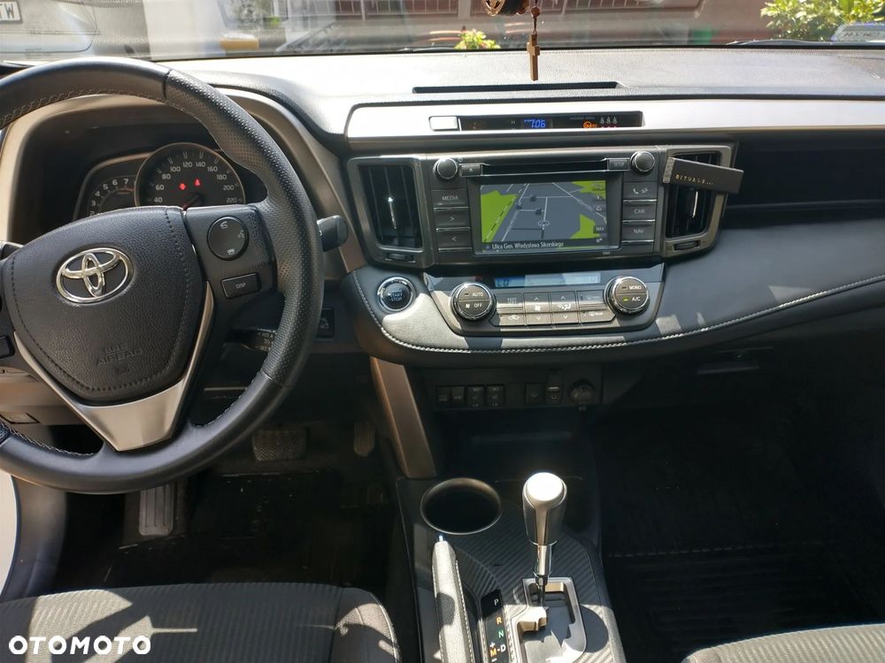 Toyota RAV4 - 10