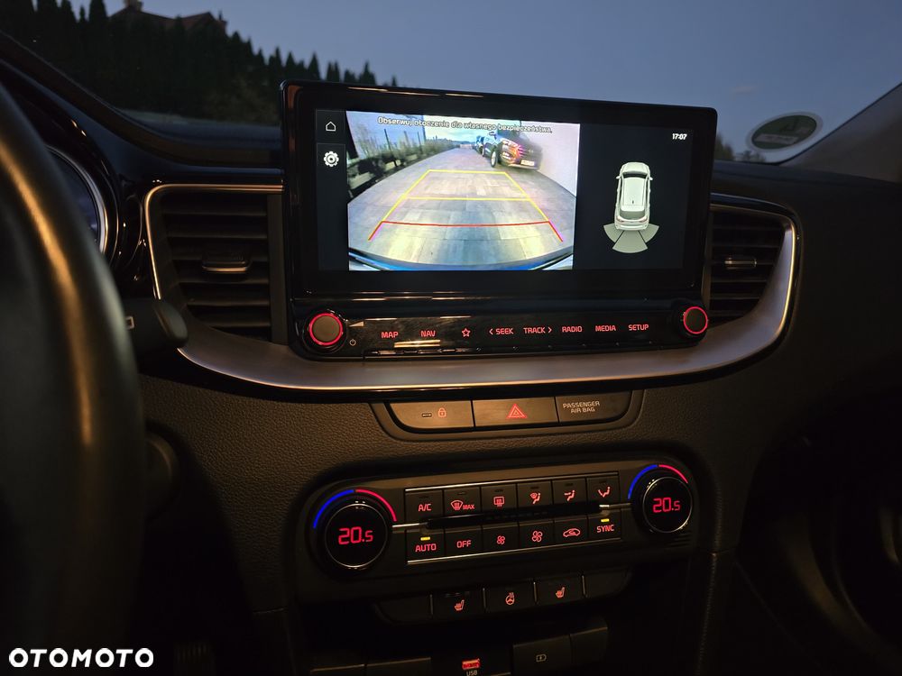 Kia Ceed 1.4 T-GDI DCT OPF Platinum Edition - 29