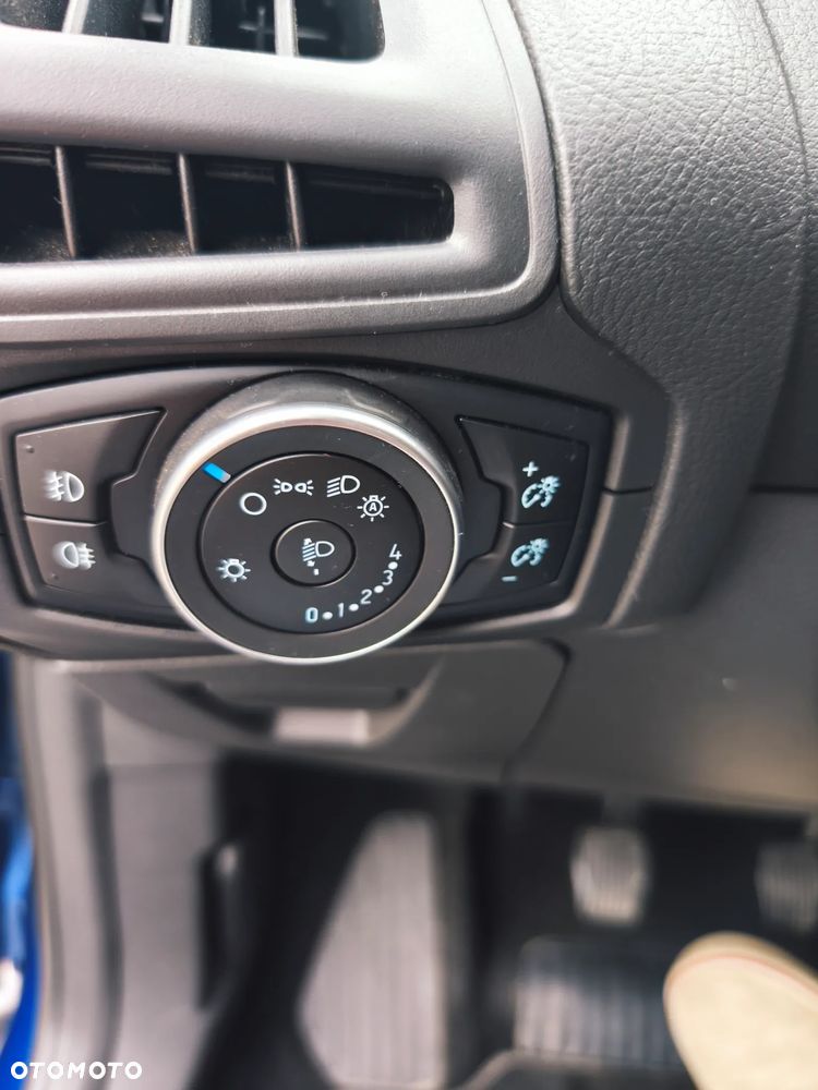 Ford Focus 1.0 EcoBoost Titanium - 21