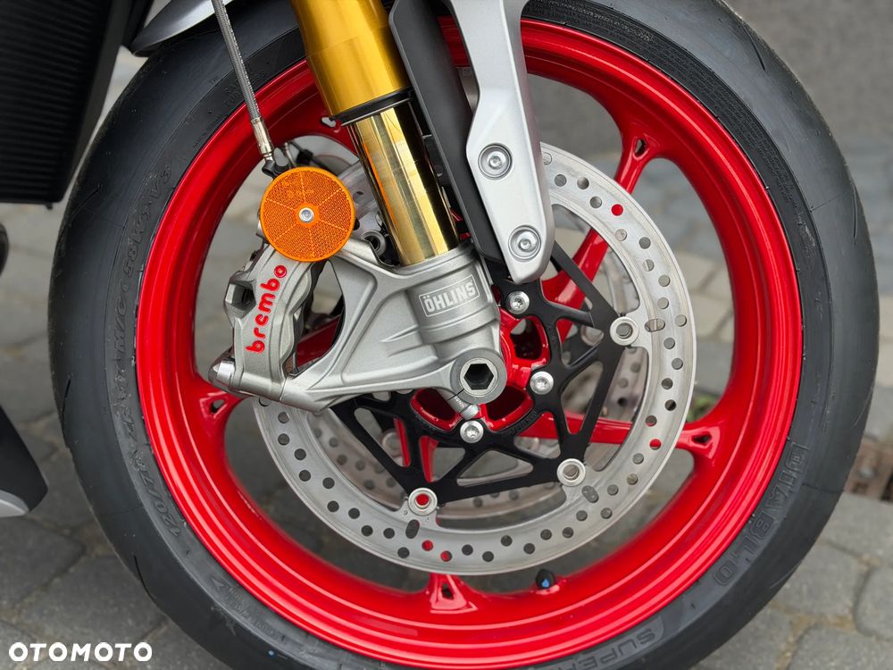 Triumph Street Triple - 11