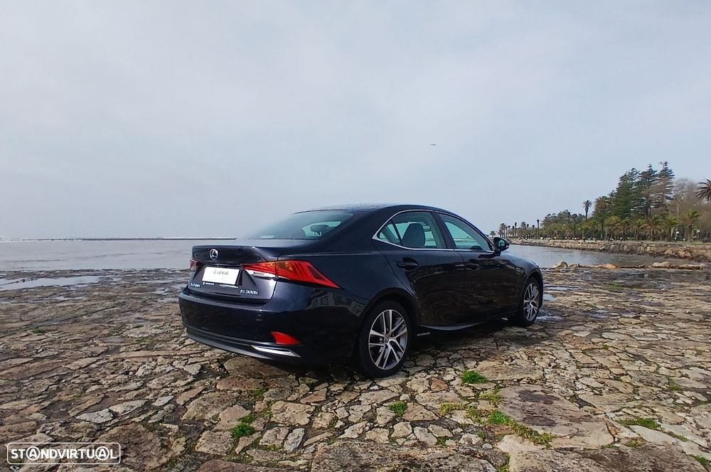 Lexus IS 300H Executive - 5
