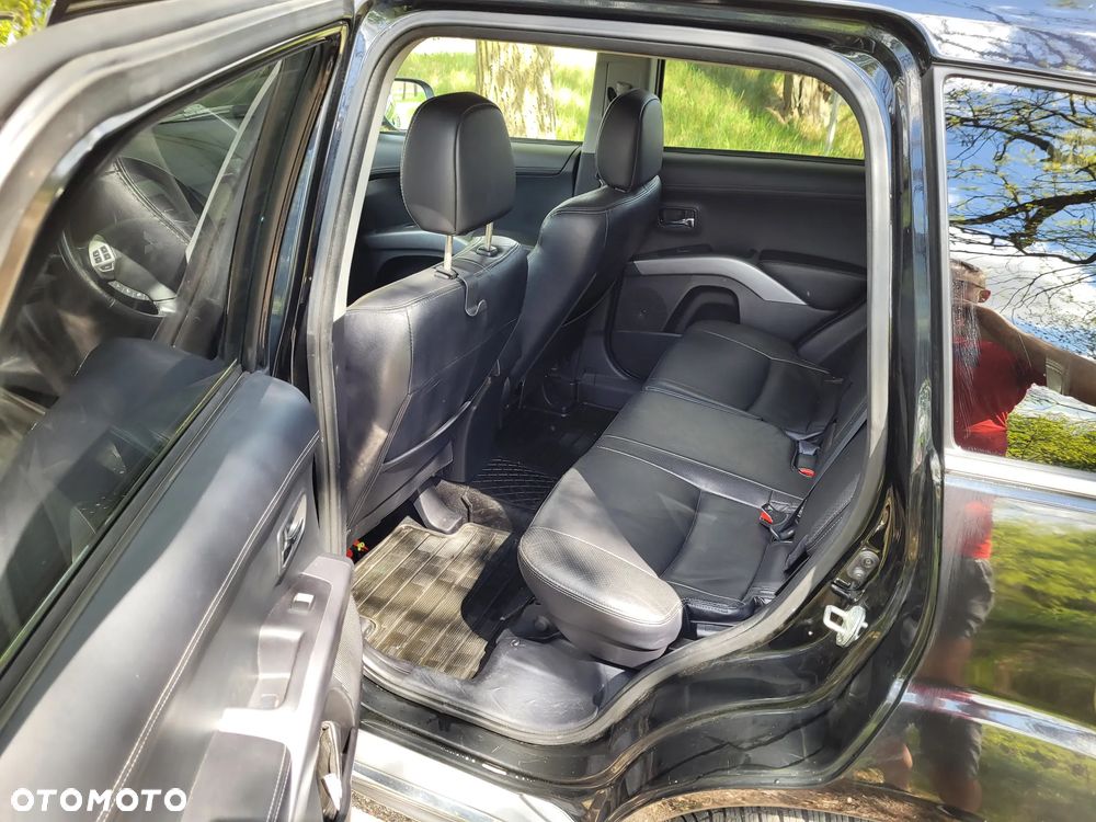 Mitsubishi Outlander - 10