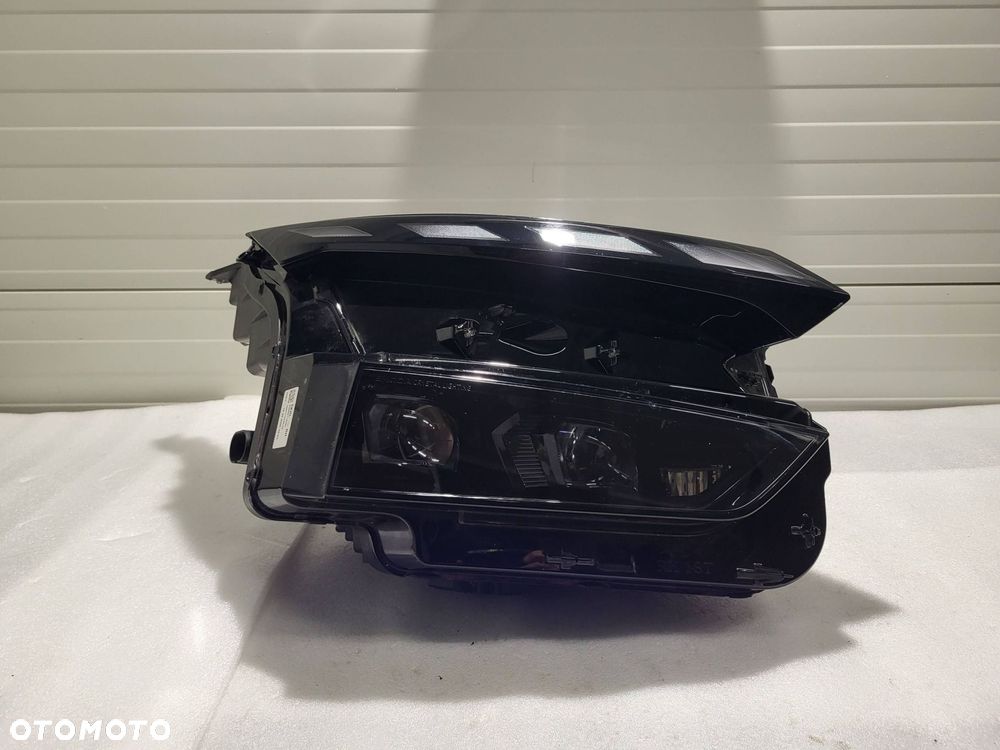 skoda elroq full led przód strona prawa 5lb941036 - 1