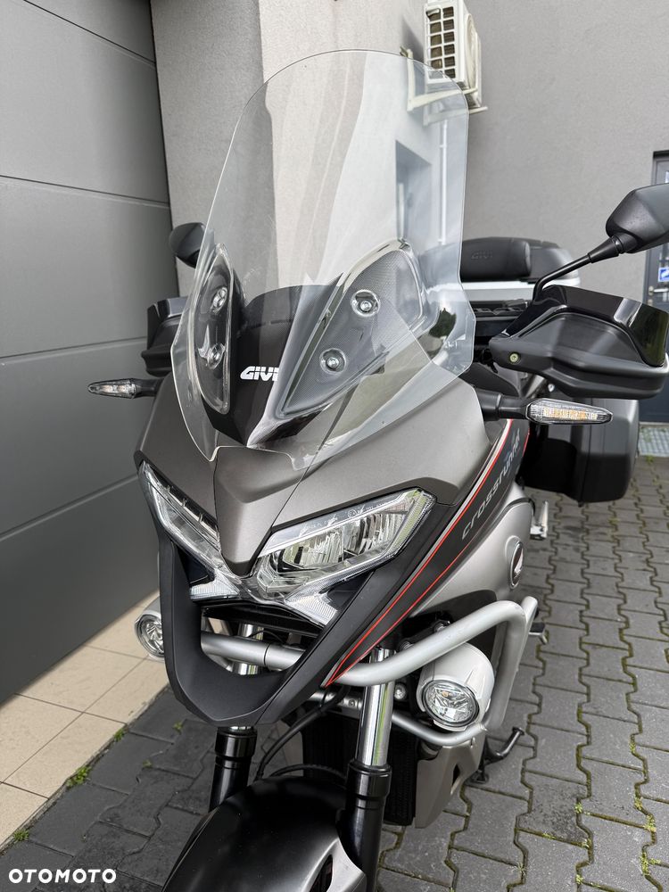 Honda VFR - 23
