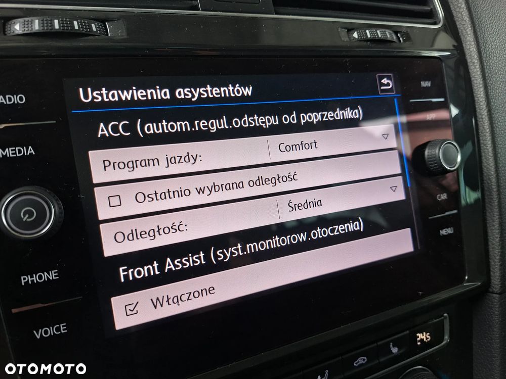 Volkswagen Golf 1.6 TDI BMT Comfortline - 25