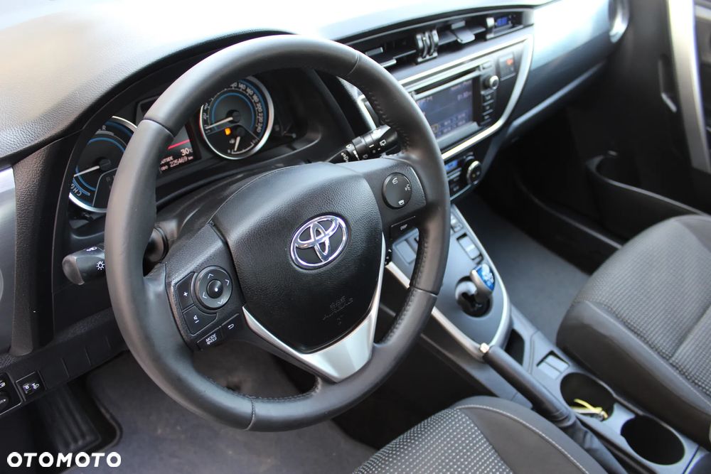 Toyota Auris - 13