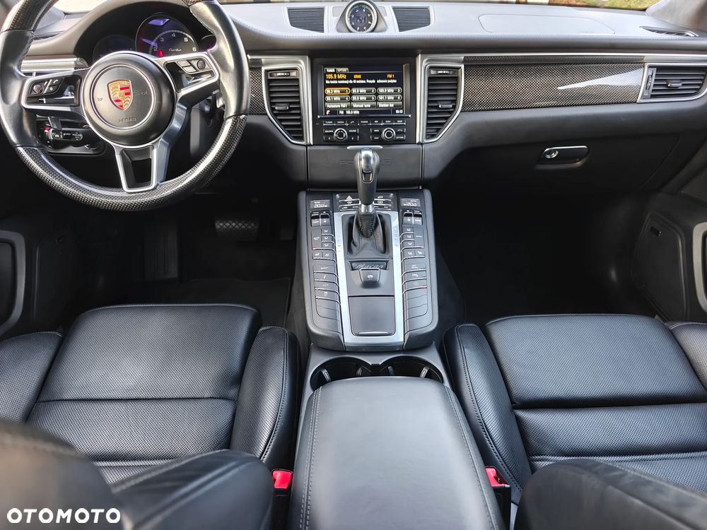 Porsche Macan Turbo - 16