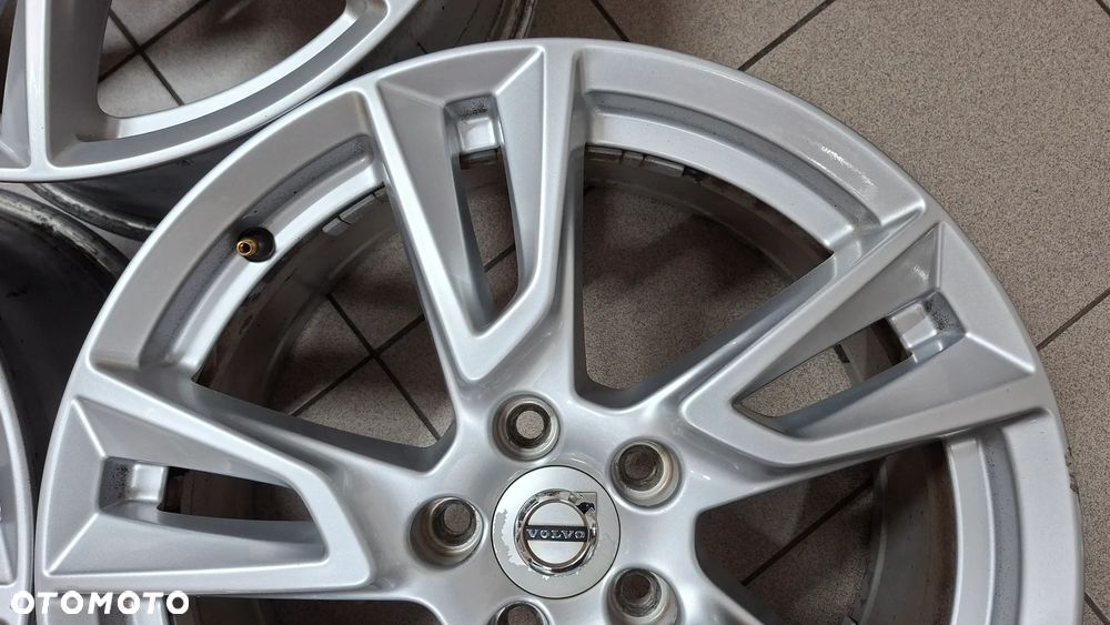 Felgi Aluminiowe 18 Volvo XC 60 5x108 ET 50.5 - 7