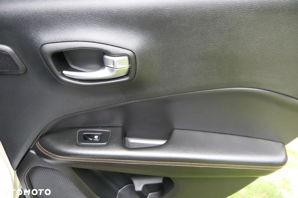 Jeep Compass 1.4 MultiAir Limited - 33