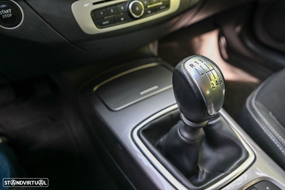 Renault Laguna Break 2.0 dCi Dynamique S 120g - 29