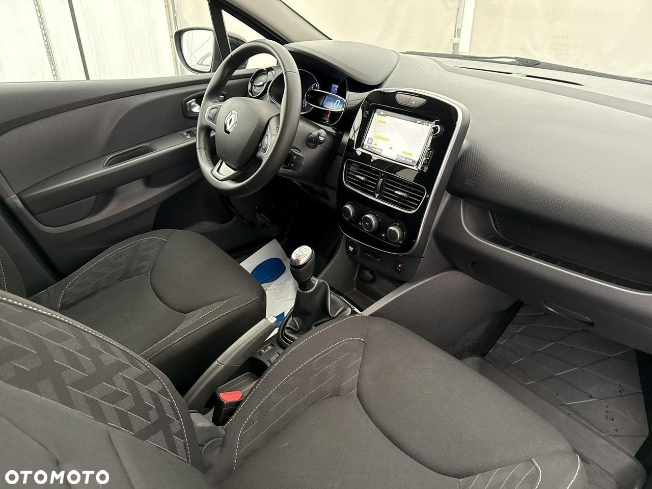 Renault Clio - 26
