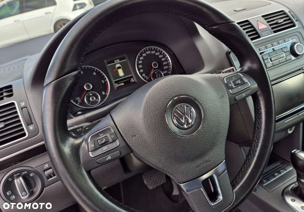 Volkswagen Touran - 15