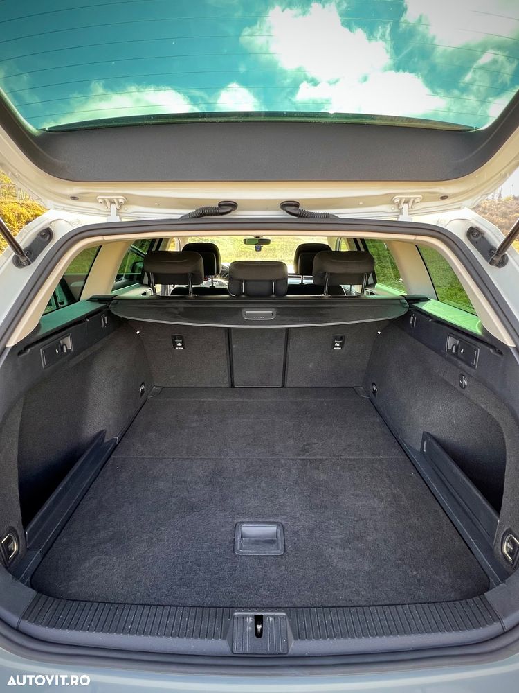 Volkswagen Passat - 14