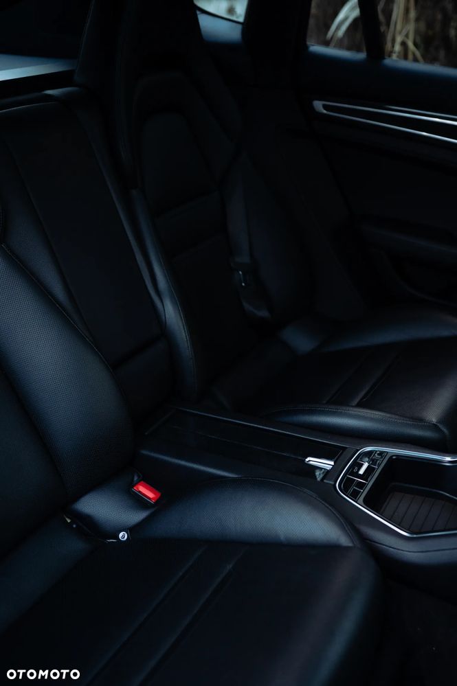 Porsche Panamera Standard - 18