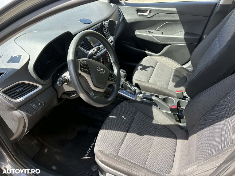 Hyundai Accent - 8