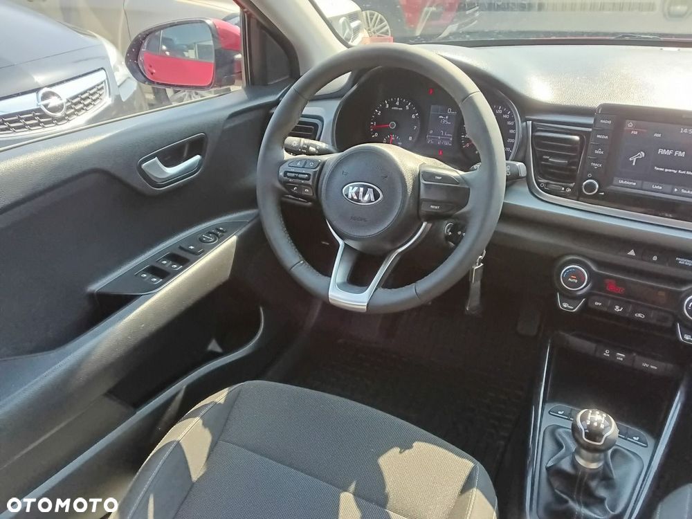 Kia Rio - 12