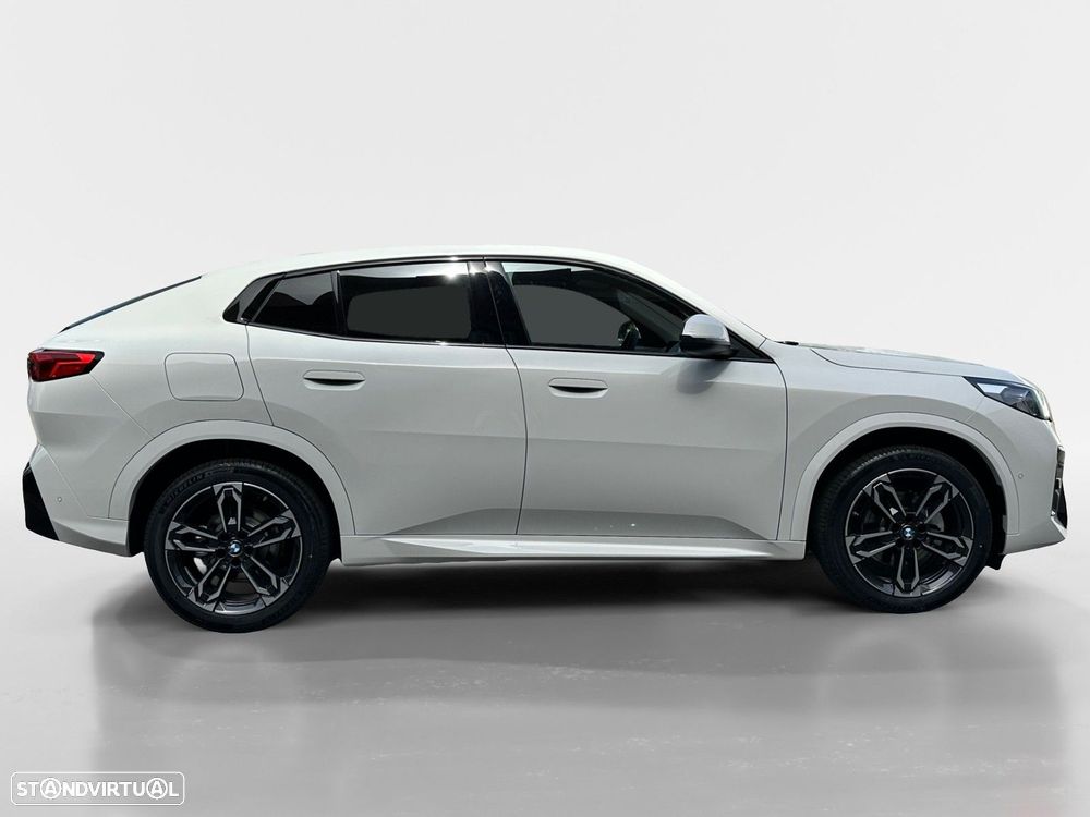 BMW iX2 eDrive20 - 6