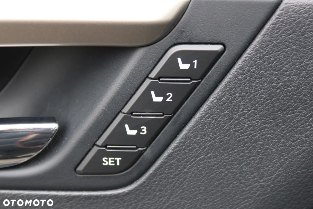 Lexus RX 450h Business Edition + - 23