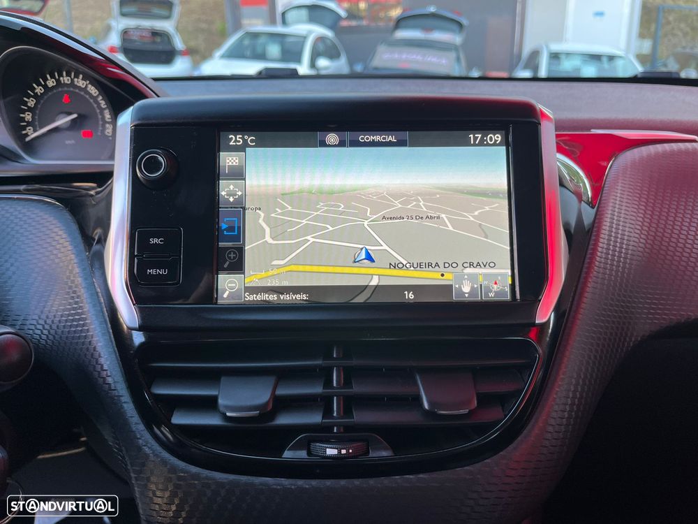 Peugeot 2008 1.6 BlueHDi Style - 25