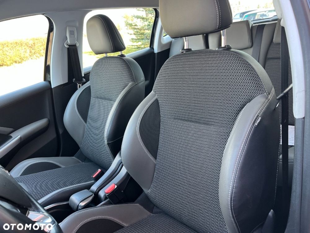 Peugeot 2008 1.2 Pure Tech GPF Allure S&S EAT6 - 26