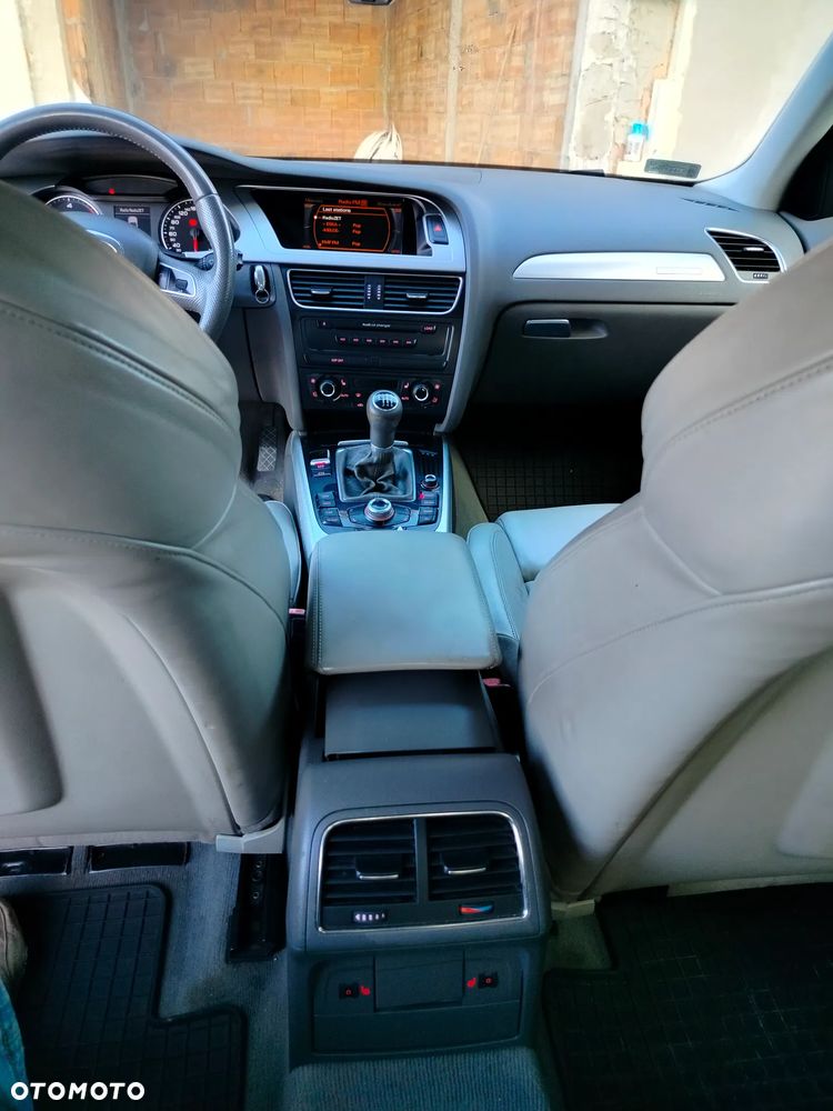 Audi A4 Limousine - 8