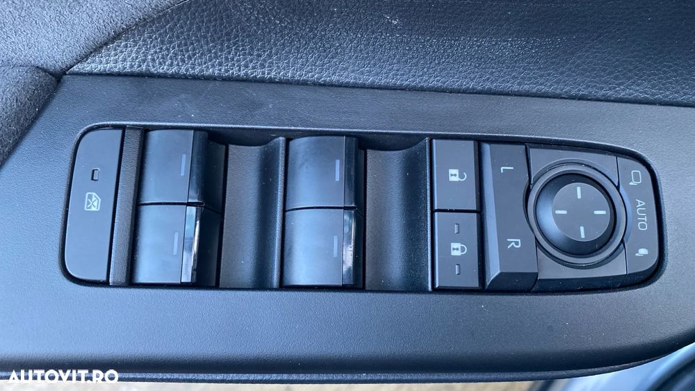 Toyota C-HR 1.8 HEV 140 CP 4x2 CVT Exclusive - 10