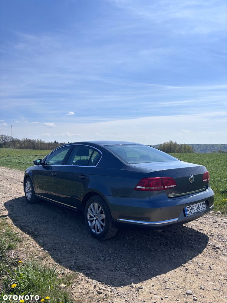 Volkswagen Passat 1.6 TDI DPF BlueMotion Technology Comfortline - 6