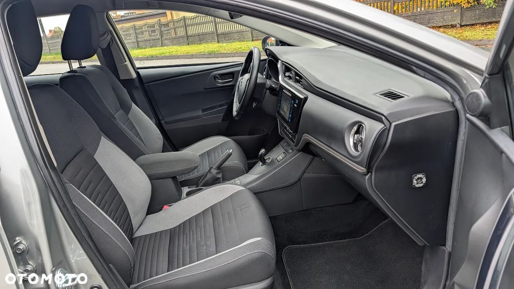 Toyota Auris 1.8 HSD Luna - 10