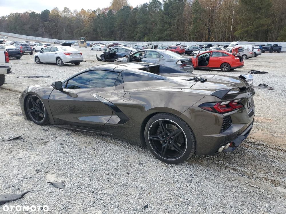 Chevrolet Corvette - 3