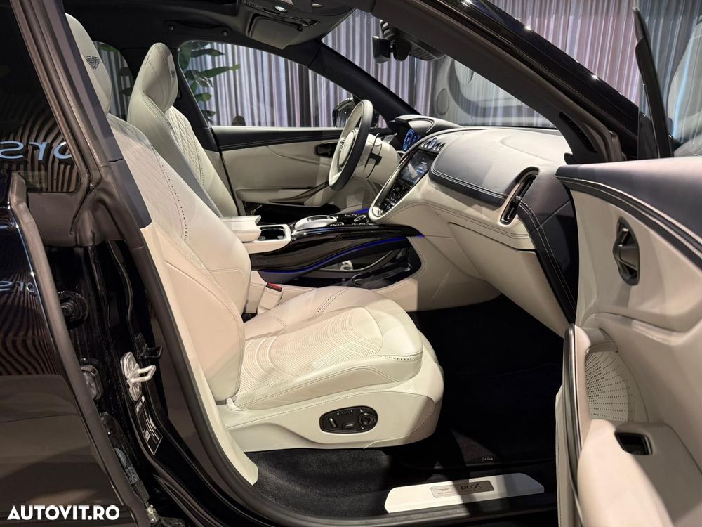 Aston Martin DBX - 34