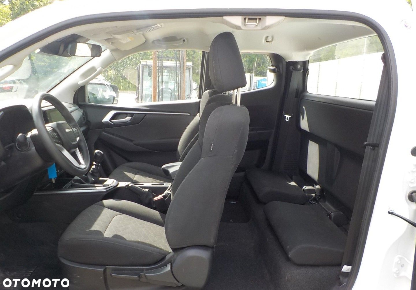 Isuzu D-Max - 24