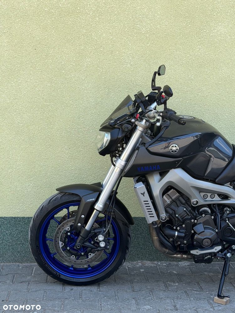 Yamaha MT - 27
