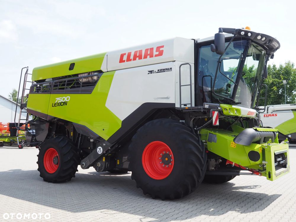 Claas Lexion 7500 + V930 - 5