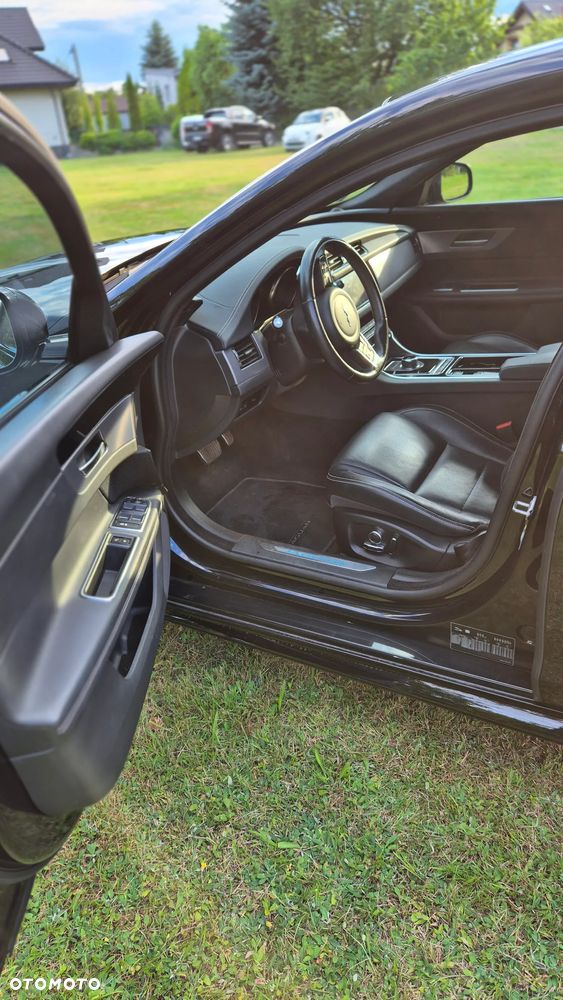 Jaguar XF 2.0 i4D R-Sport - 18