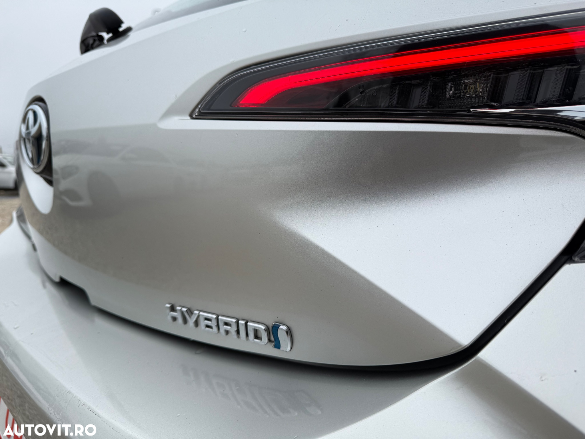 Toyota Corolla 2.0 Hybrid Lounge - 29