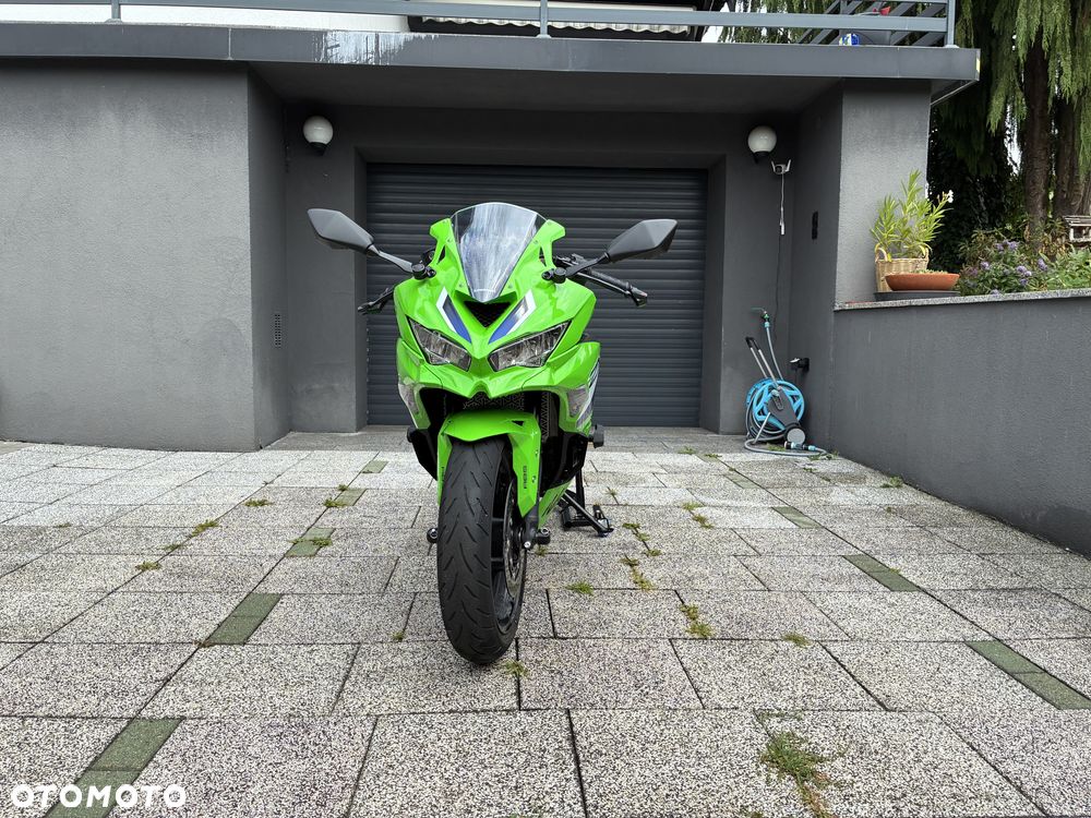 Kawasaki ZX - 3