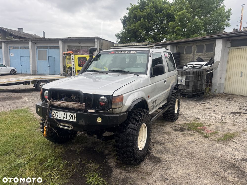 Mitsubishi Pajero - 2