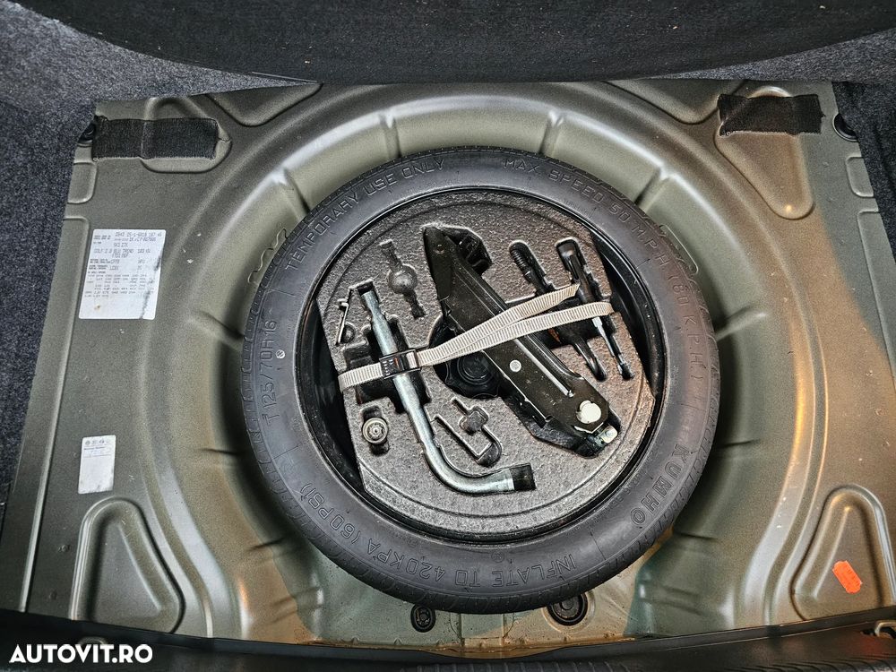 Volkswagen Golf 2.0 TDI DPF Style - 14