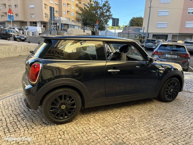MINI 3 Portas Cooper E Classic S - 11