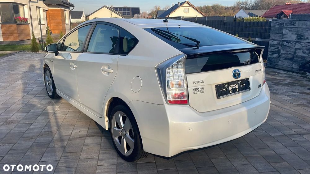 Toyota Prius 1.8 HSD Premium - 4