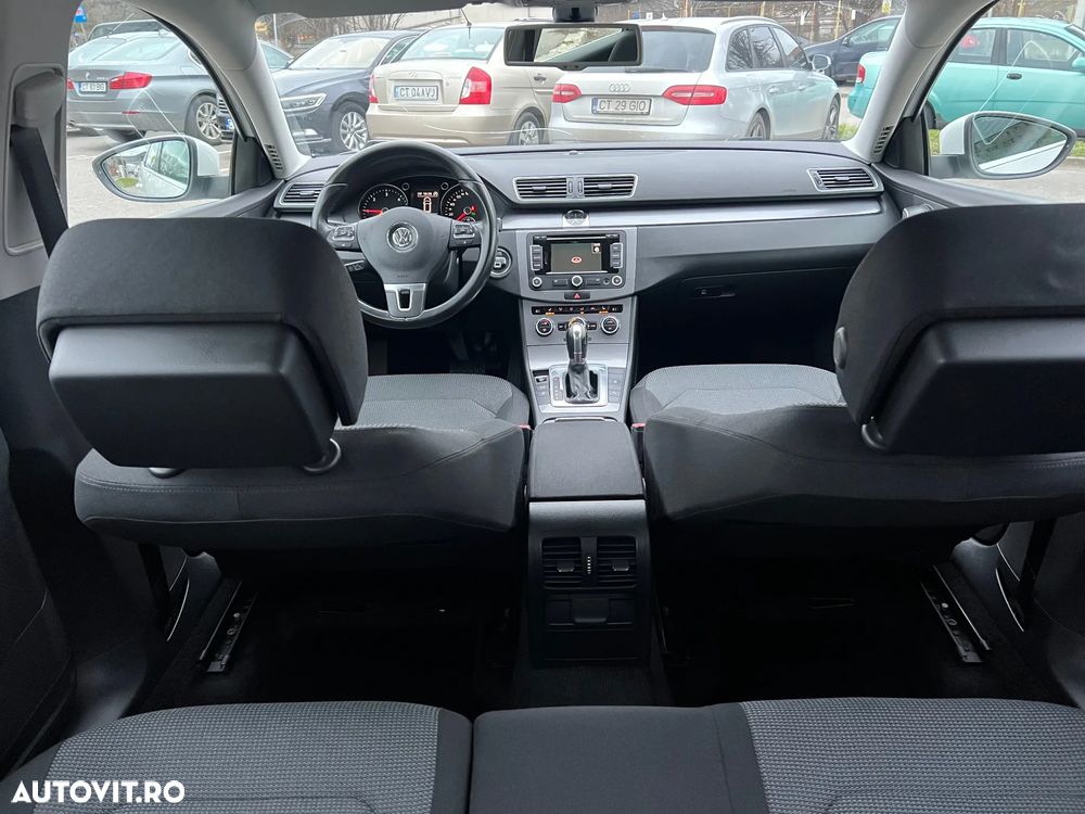 Volkswagen Passat 2.0 TDI BlueMotion Technology DSG Comfortline - 25
