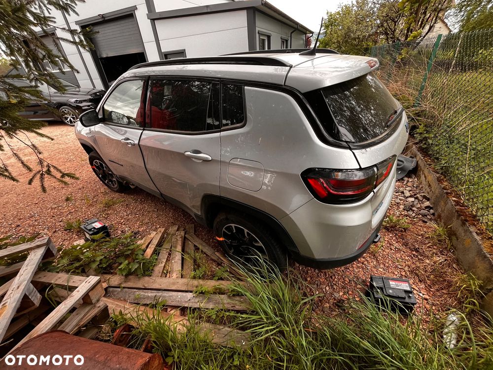 Jeep Compass 1.3 T-GDI 4xe Automatik Trailhawk - 4