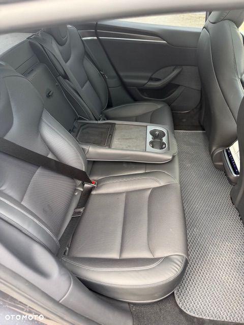 Tesla Model S - 16